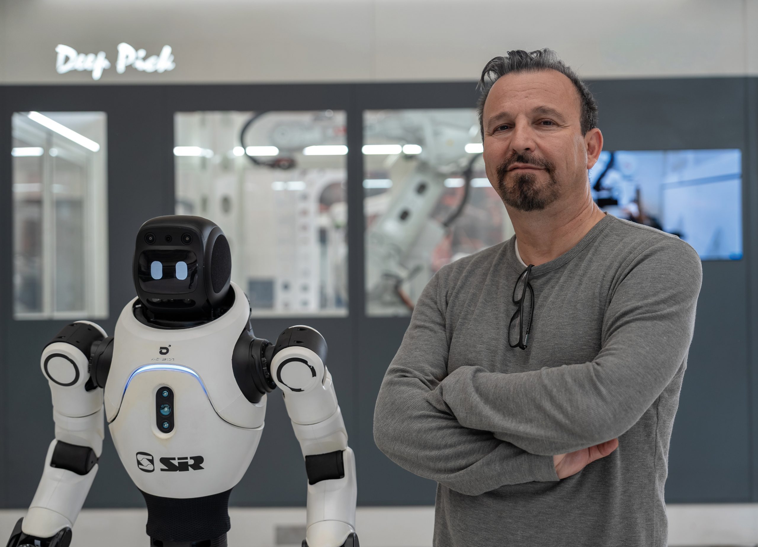 LA FOLLIA, LA TECNICA, L’ARTE NELLA CASA DEI ROBOT